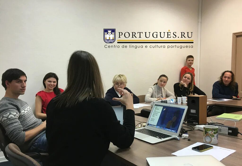 Windsor школа английского. курсы языка при посольстве москва. курсы китайского. американский центр в москве разговорный клуб. курсы китайского.