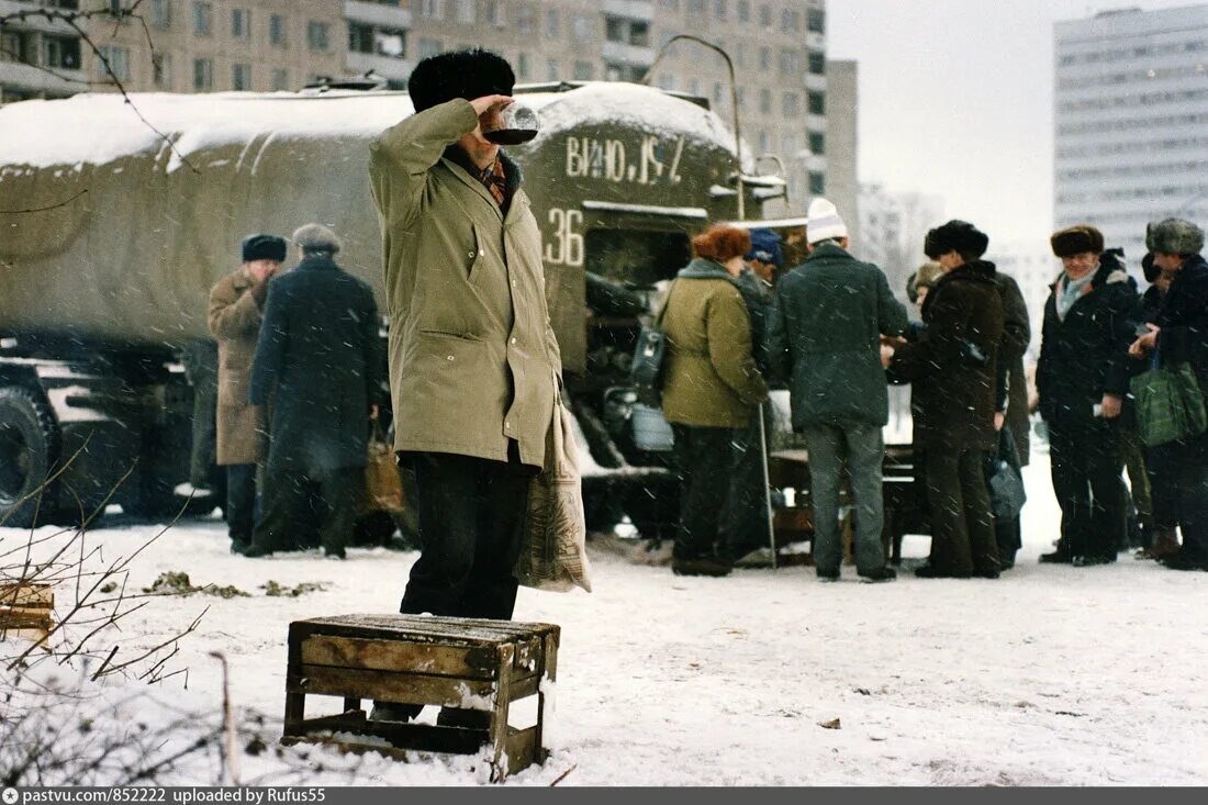 Москва лихие 90-е. Лихие 1990-е Москва. Святые Москва 90е.