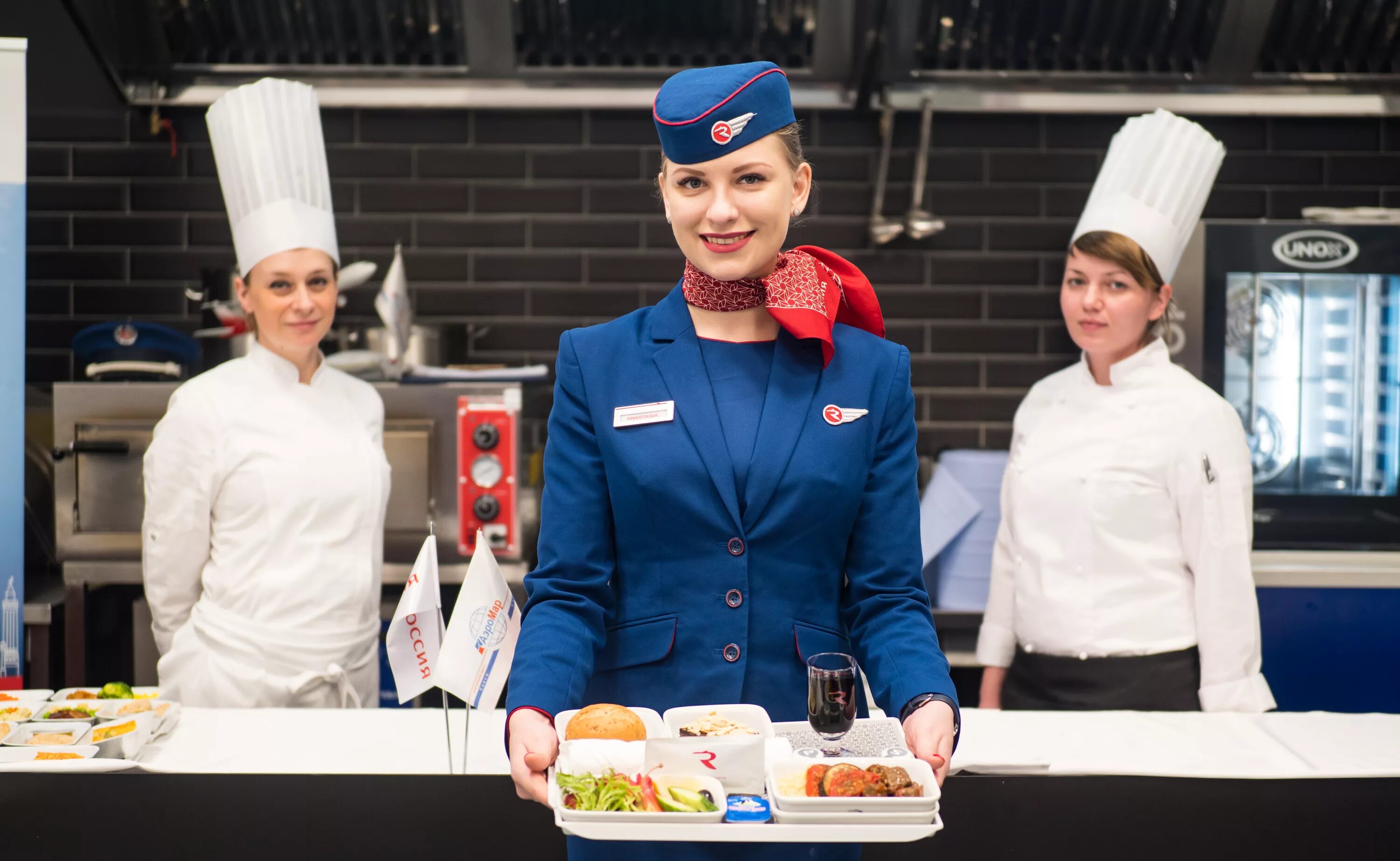 предприятие бортового питания. упаковщик бортового питания. комплектовка бортового питания. комплектовщик бортового питания. упаковка бортового питания шереметьево.