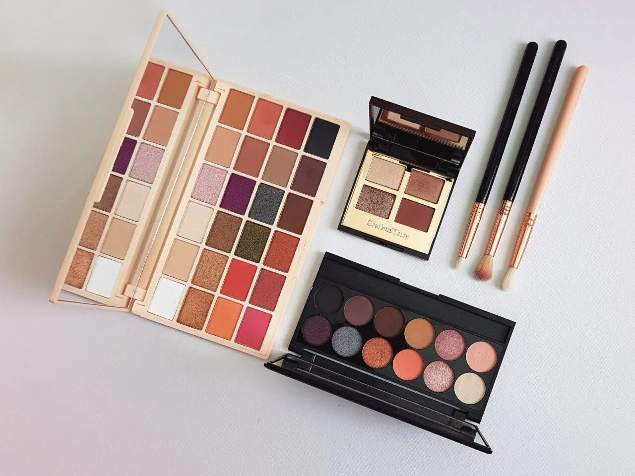 Makeup revolution advent calendar 2020. Make up revolution календарь. адвент календарь с косметикой makeup revolution. Revolution makeup advent-календарь. Revolution makeup адвент 2020.