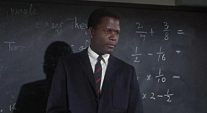 Училка черными чулками. Чернокожий учитель. Темнокожий преподаватель. Негр учитель. Негр преподаватель.