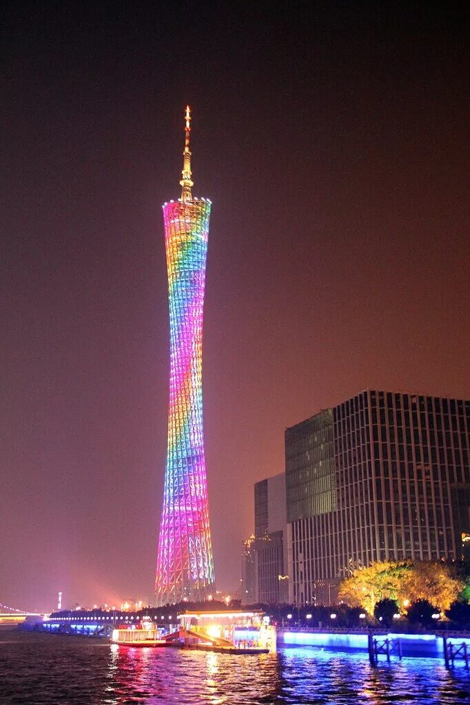 Какие бывают башни. Кантон (Гуанчжоу). Башня Гуанчжоу. Гуанчжоу Китай достопримечательности. Кантонская башня.