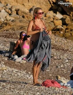 Pregnant Sienna Miller Splashes in the Waves in Ibiza (105 Photos) .
