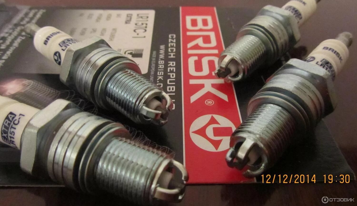 Нива 2121 свечи зажигания. Свечи зажигания ваз 21214 инжектор. Свечи зажигания ваз ау17дврм. Свечи нива 21213 карбюратор. Свеча зажигания brisk lr15tc.