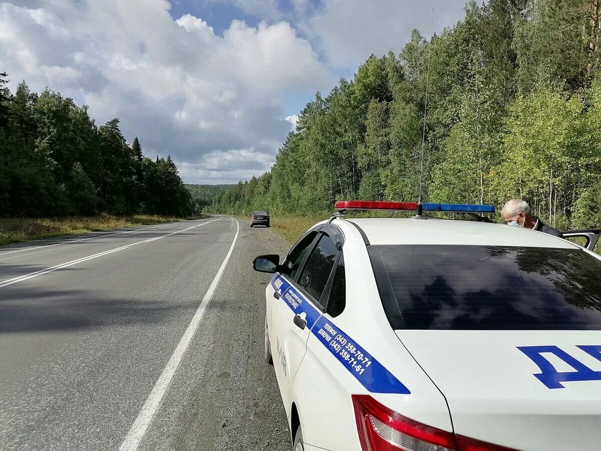 Дпс на обочине. Дпс на обочине. Машина дпс на трассе. Машина дпс на трассе. Дпс на мкаде.