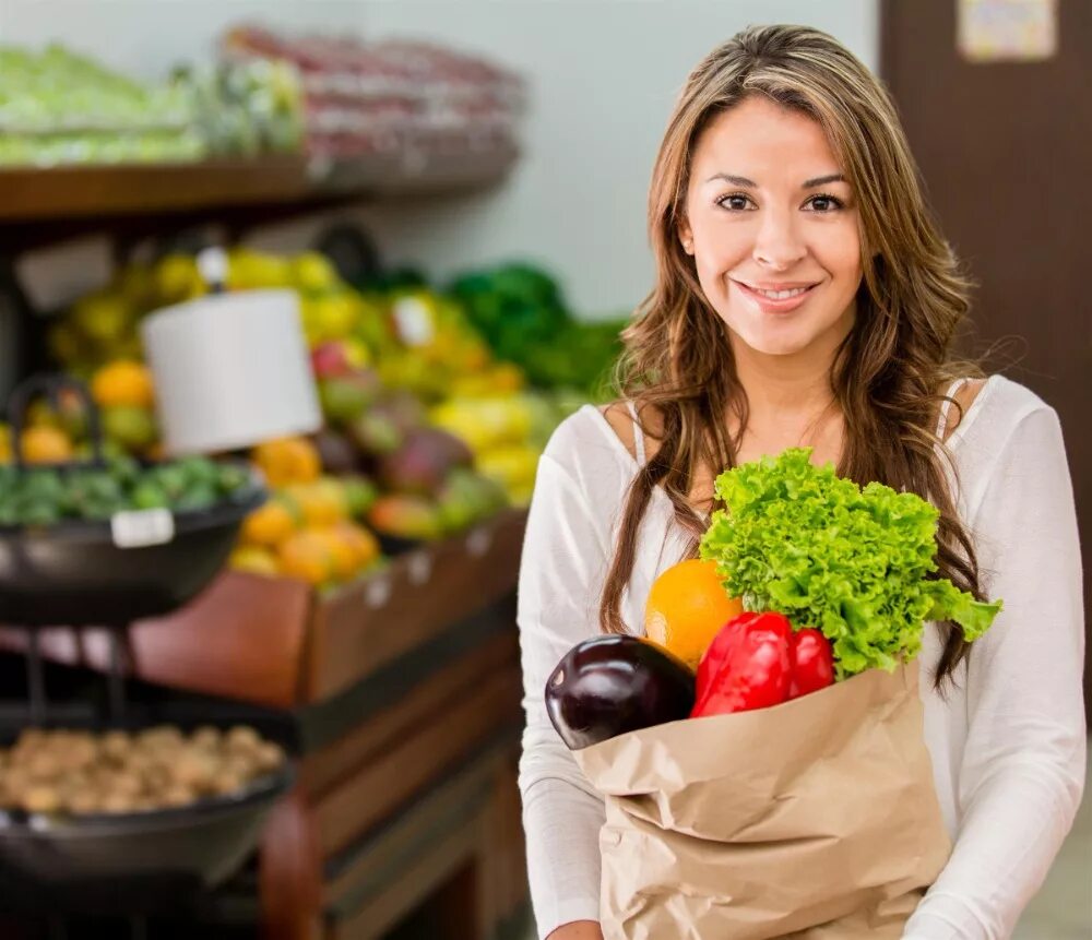 Продавец какой продукт. Девушка с овощами. здоровое питание женщина. девушка с овощами и фруктами. девушка с продуктами.