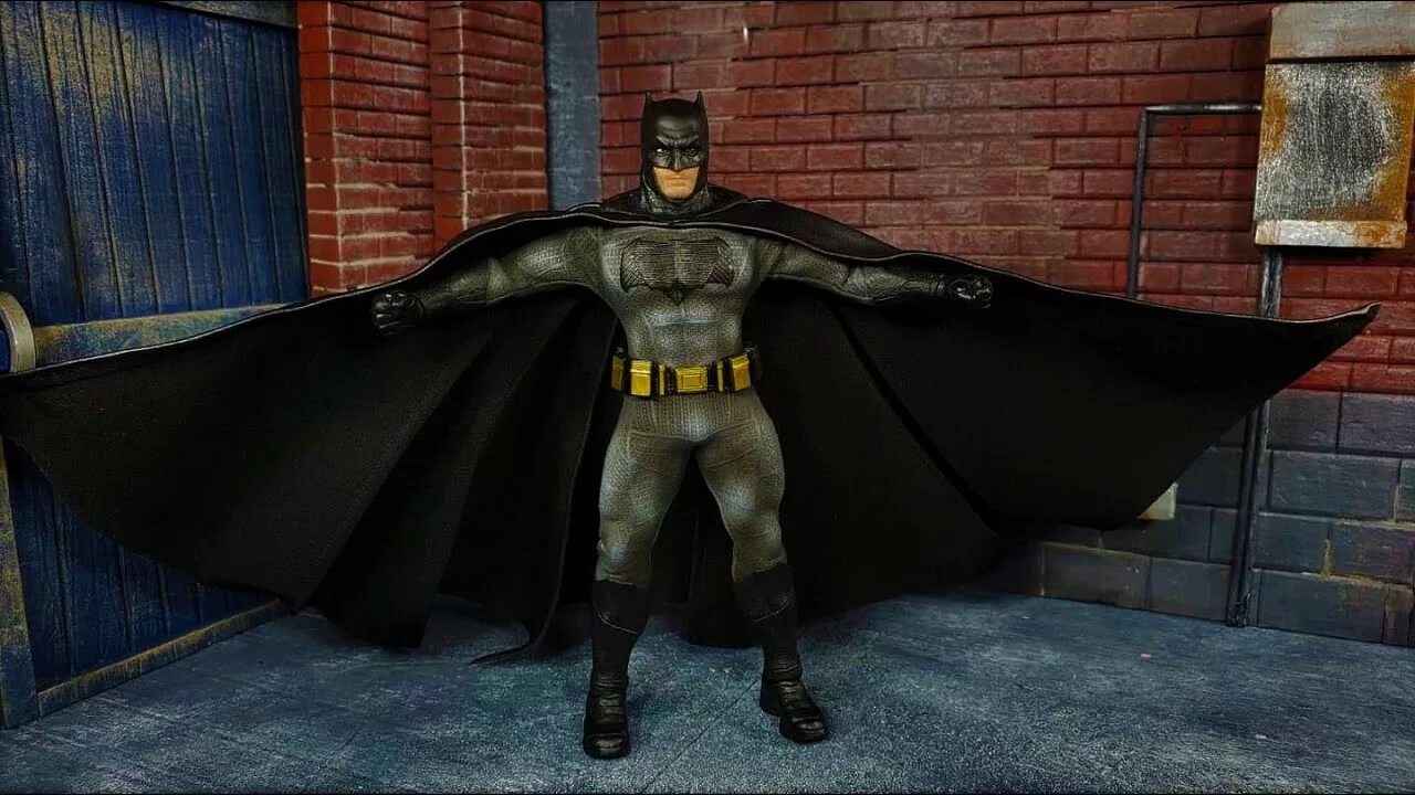 Mezco Batman Custom. Batfleck бронекостюм. Mezco Batman Golden age. Batman cape