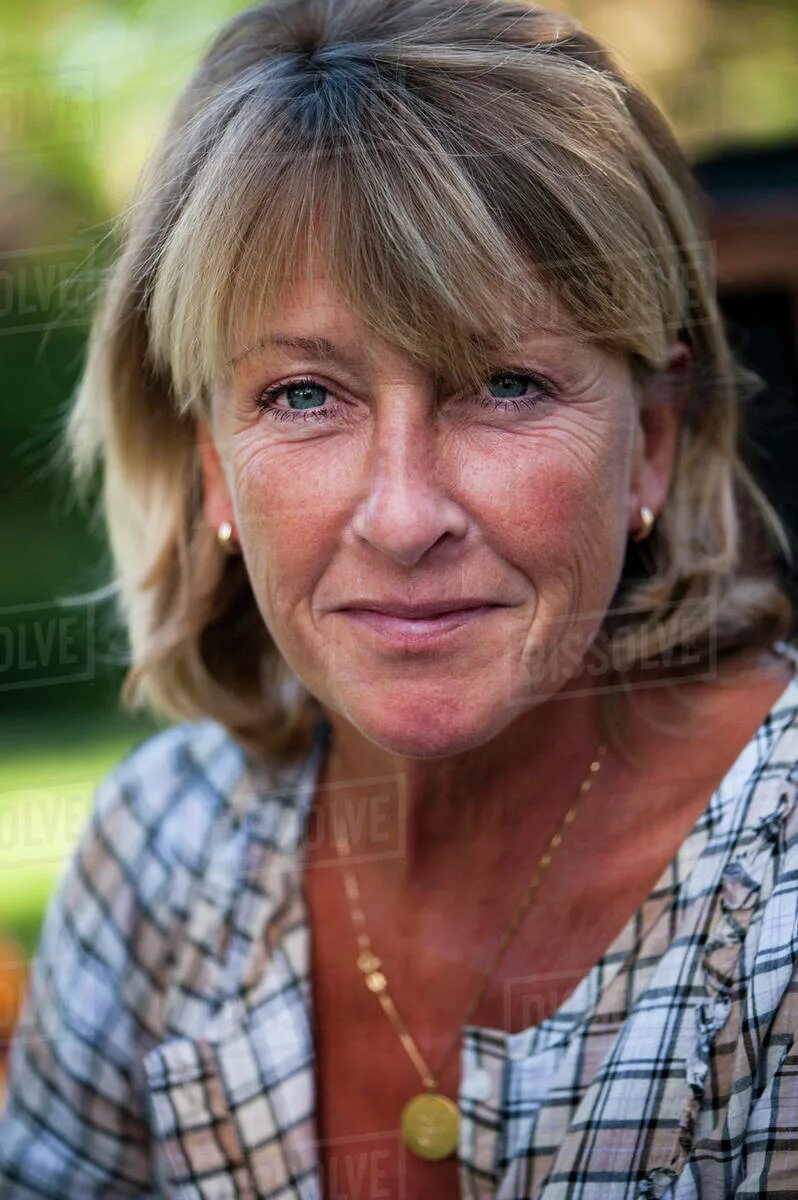 Ordinary ladies. Ordinary woman. Женщина среднего возраста. Седая женщина. Smoketown single women over 50.