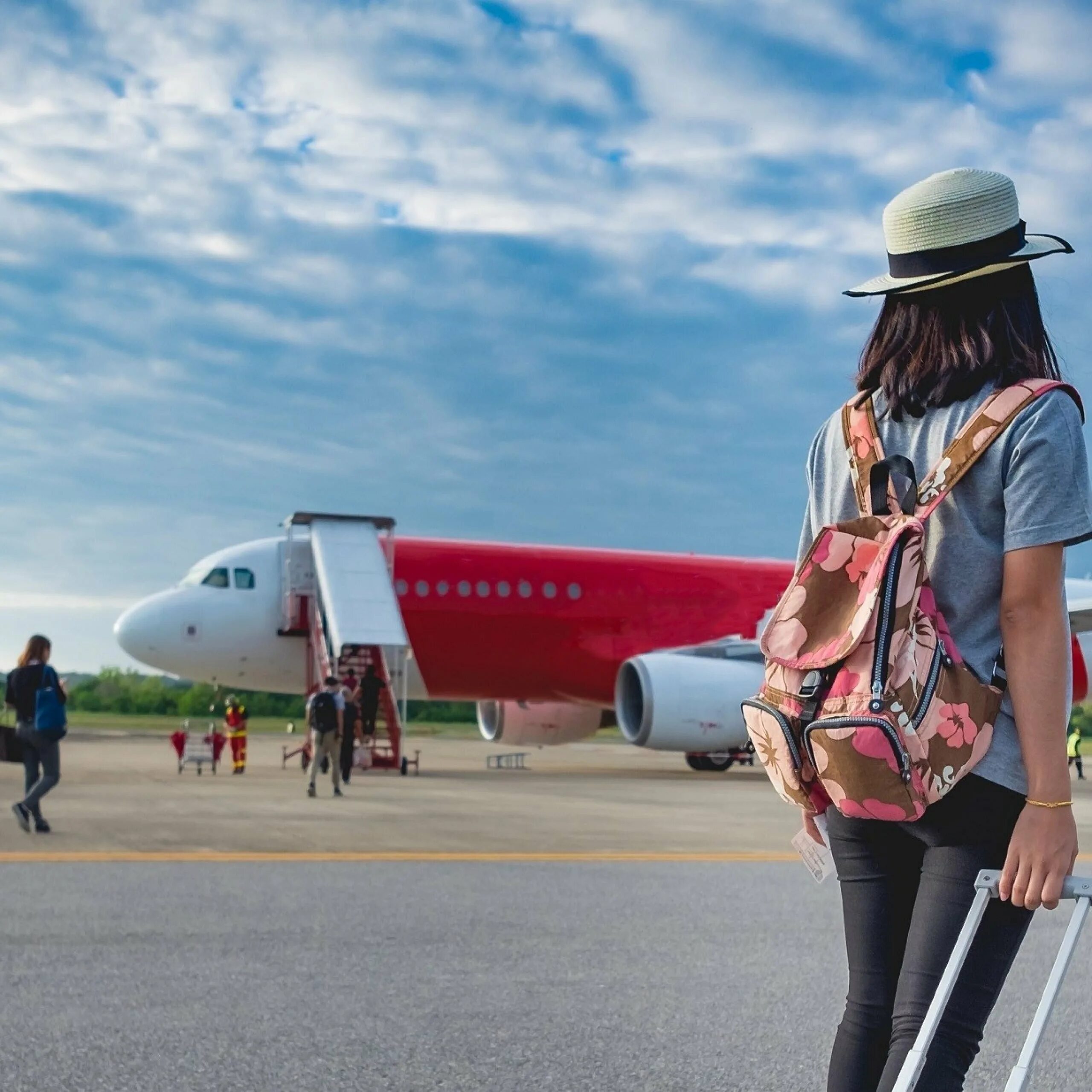 Плакаты осоавиахима ссср. Успеть на самолет. Молодежь и авиация. Прыжок с самолета. Flying solo.