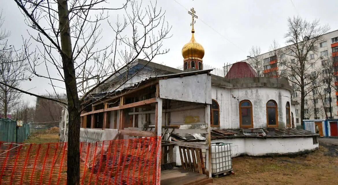 Храм невского хорошево. Мневники 10 храм. Храм димитрия солунского в хорошеве. Хорошево храм живоначальной троицы. Храм живоначальной троицы в хорошеве.