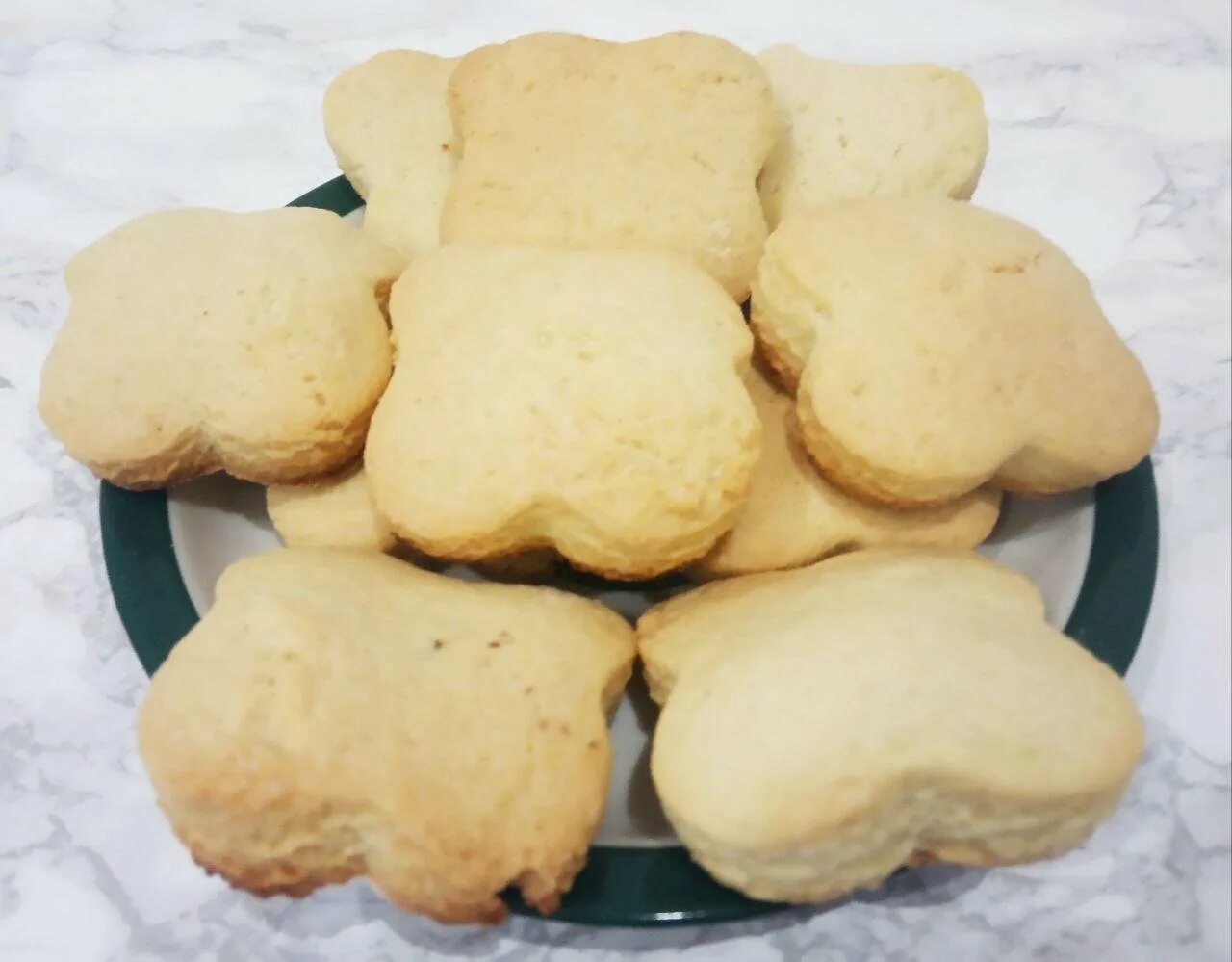 Простое песочное тесто на маргарине. Печенье на маргарине. Печенье на молоке и маргарине. Домашнее печенье на маргарине. Печенье на маргарине рассыпчатое.