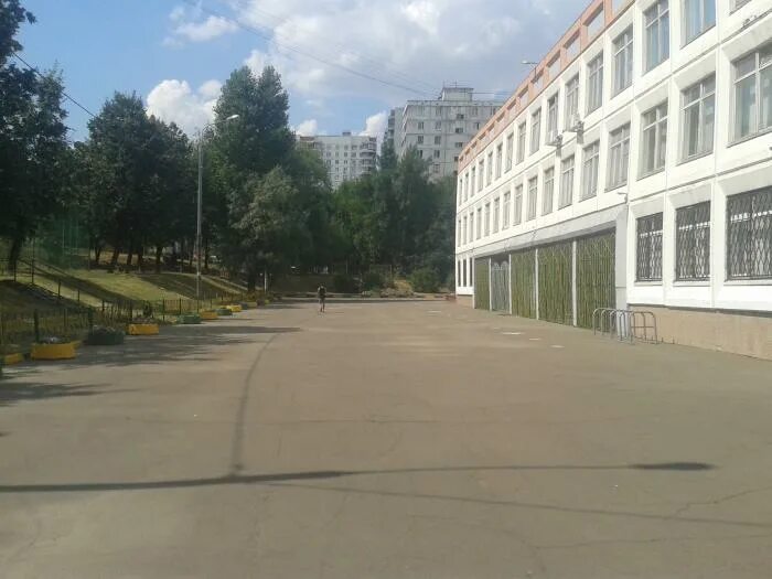 Школа 985 зябликово. Школа 985 зябликово. Школа 2116 зябликово. Школа 985. Школа 998 москва.