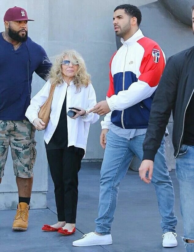 мать рэпера дрейка. мама дрейка. адонис дрейк. санди грэм мать дрейка. санди жена дрейка.