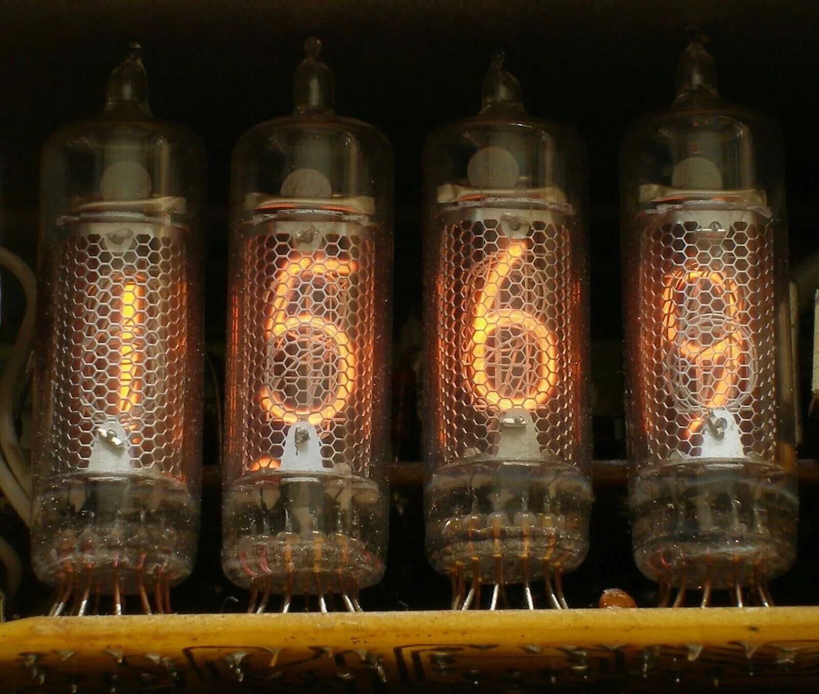 Газоразрядные лампы с цифрами. Лампа индикаторная 220в красная. Газоразрядная лампа ин-8. Газоразрядные лампы ин-14. Газоразрядные лампы ин-14.