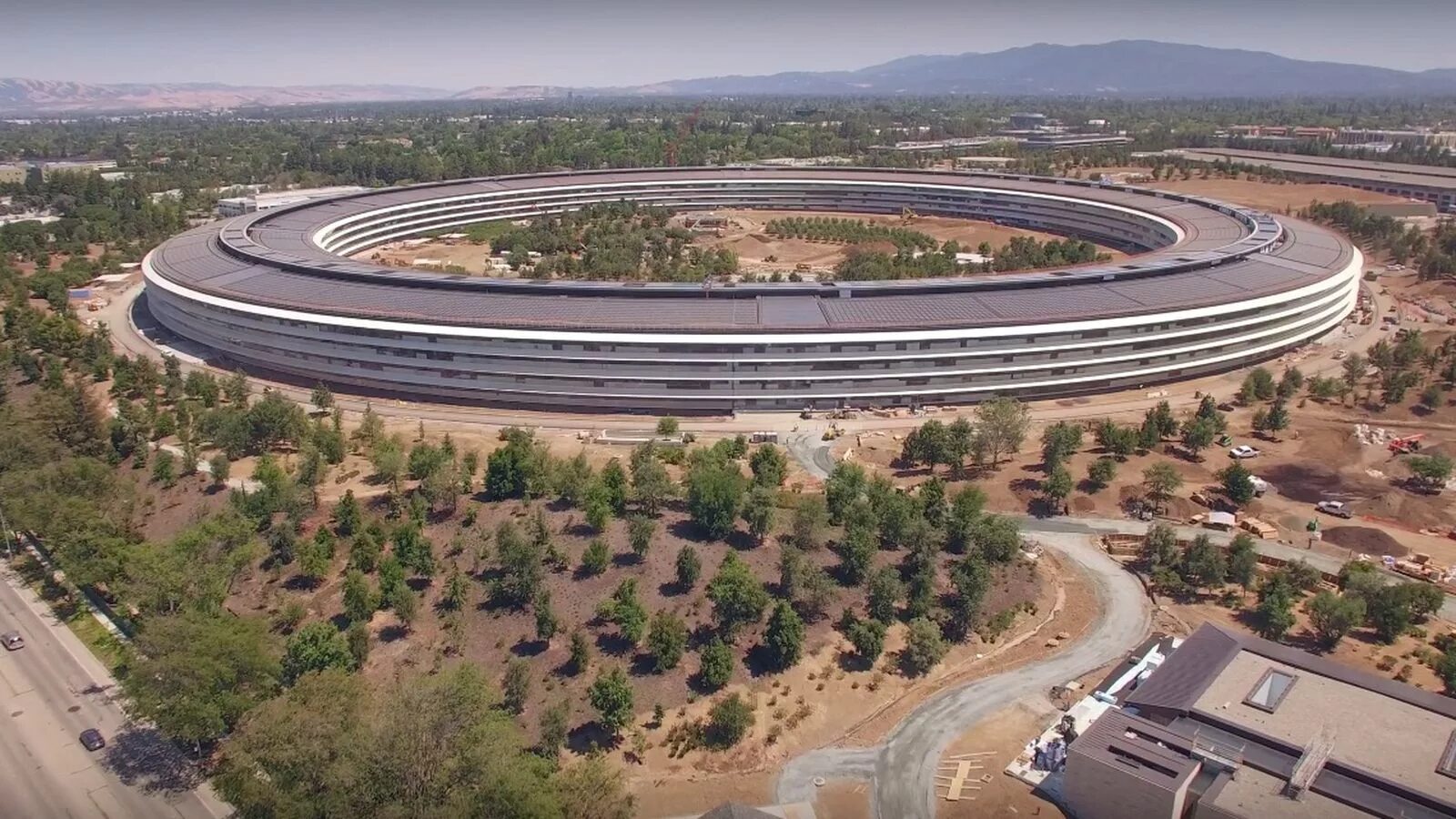 Штаб квартира apple 2020. Как выглядит кампус. Студенческий кампус сша здание. Как выглядит кампус. Eth zurich campus.