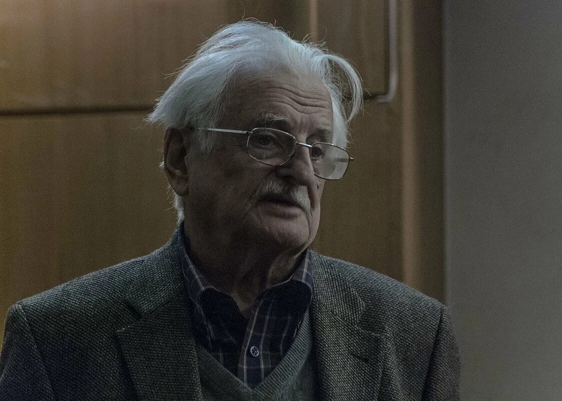 молодой хуциев. кинорежиссер хуциев. марлен хуциев 1992. марлен хуциев (1925-2019). марлен хуциев.