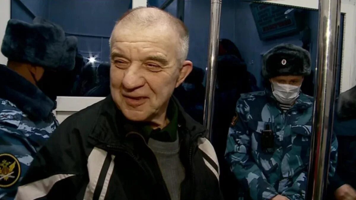 Собчак маньяк. Виктор васильевич мохов. скопинский маньяк виктор мохов. виктор васильевич мохов жертвы. скопинский маньяк ток шоу.