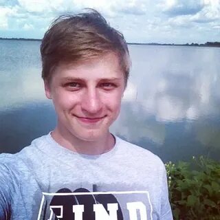 Монахов блоггер