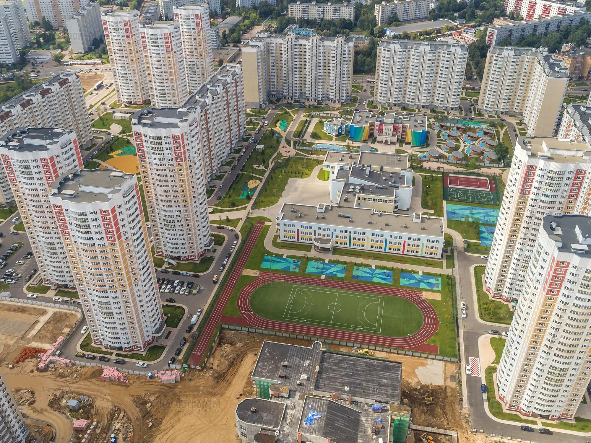 Жк первый парк. Первый Московский город-парк. Микрорайон град Московский. Первый Московский улица Москвитина 9. ЖК первый Московский.