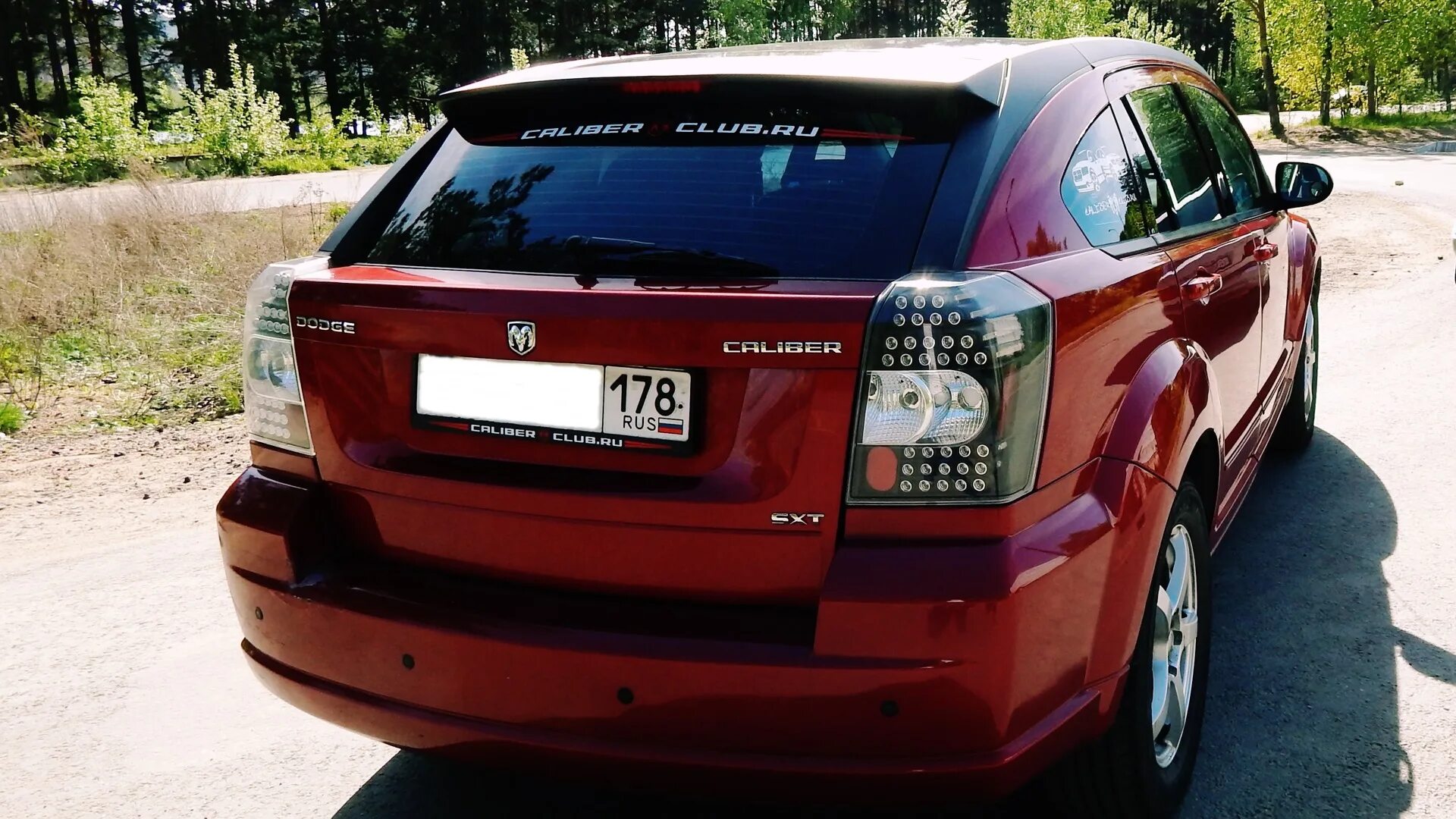 Купить додж в московской области. Додж Калибр. Додж Калибер, 2006 год зад. Dodge Caliber SXT крыша. Задние фары Додж Калибр.