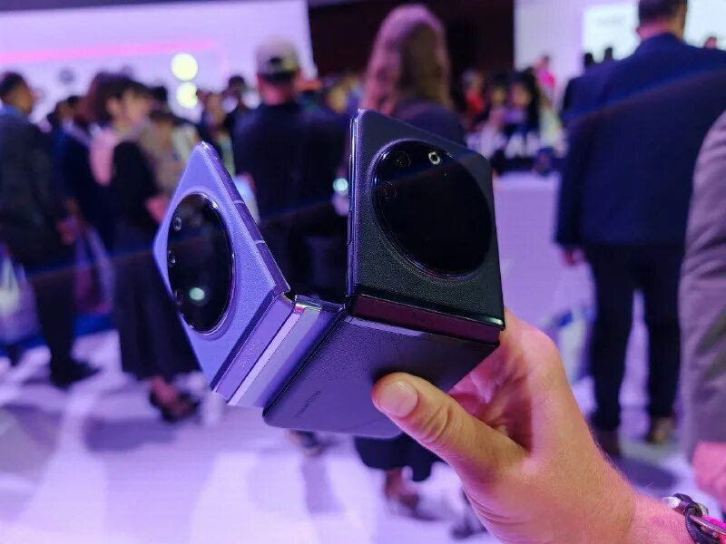 Phantom v flip дисплей. Phantom v flip дисплей. Автомобильный монитор haidi hdi-7199dt. Автомобильный монитор eonon l0126. Phantom v flip дисплей.