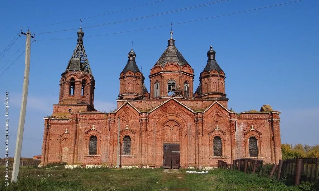 Спасский район рт сайт. Храм в Танкеевке Татарстан. Троицкая Церковь Спасский район село Танкеевка. Церковь Троицы Живоначальной в Танкеевке. Село Танкеевка Спасского района храм.