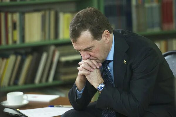Финансовый кризис 2009. Медведев кризис. Кризис 2008. Финансовый кризис 2008 в России. Мировой кризис Медведев.