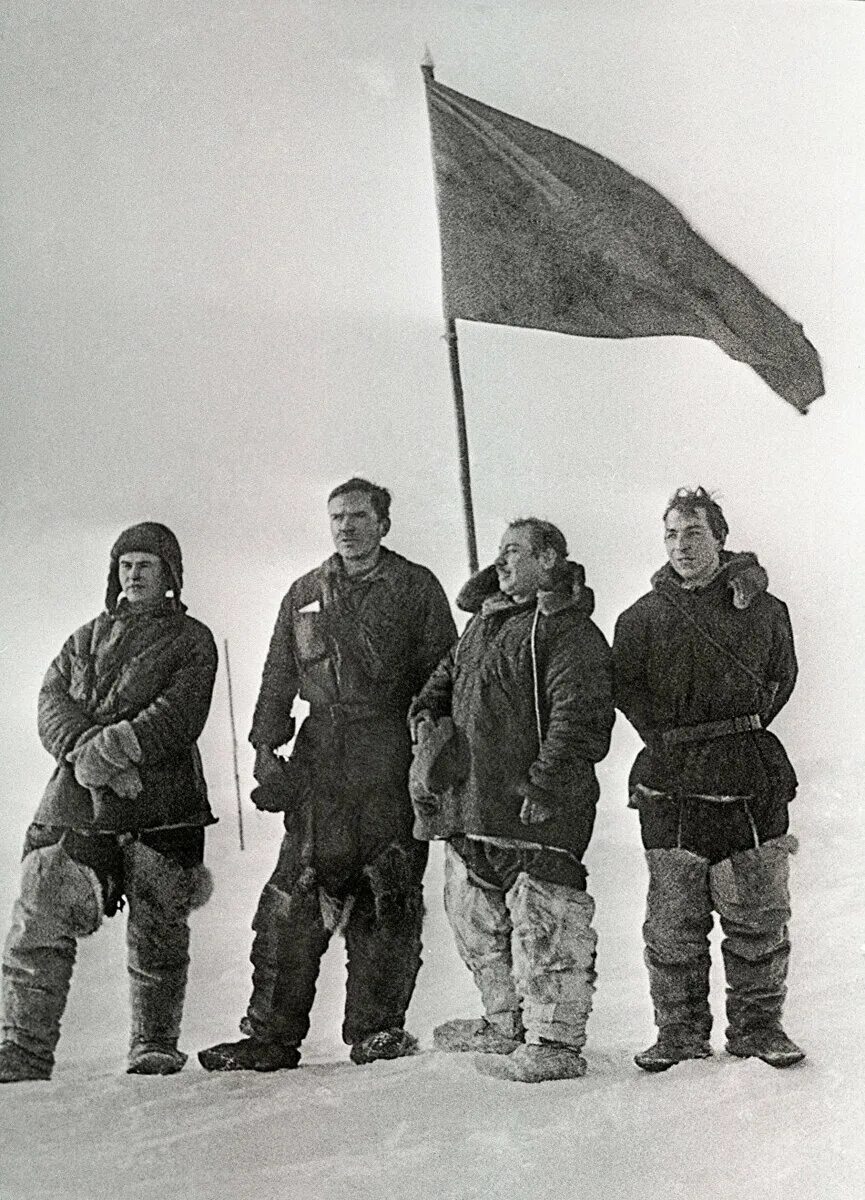 North pole 1. Экспедиция Папанина на Северный полюс 1937. Северный полюс 1 станция дрейфующая первая. Экспедиция Северный полюс 1 Папанин.