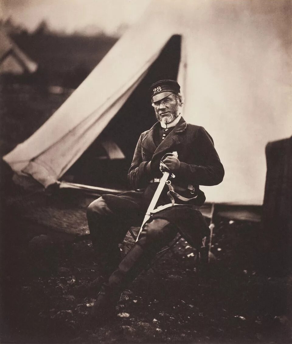 Первая фотография. Roger Fenton фотограф. Роджер Фентон фотографии самого фотографа. Роджер Фентон фотографии самые ранние России.