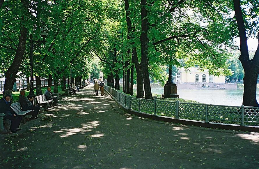 Сквер патриаршие пруды. Патриаршие пруды 2008. Патриаршие пруды питер. Патриаршие пруды парк. Патриаршие пруды мгу.