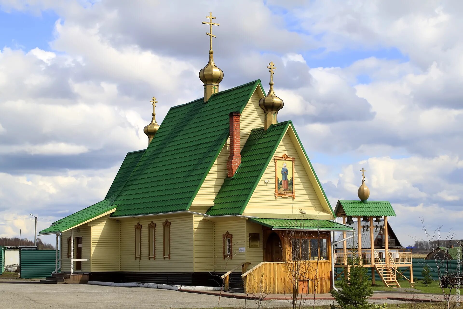 Храм Ксении блаженной в Кемерово. Церковь Ксении Петербургской в Кемерово. Церковь Ксении Кемерово Бутовка. Храм Святой блаженной Ксении Петербургской. Церковь святой блаженной