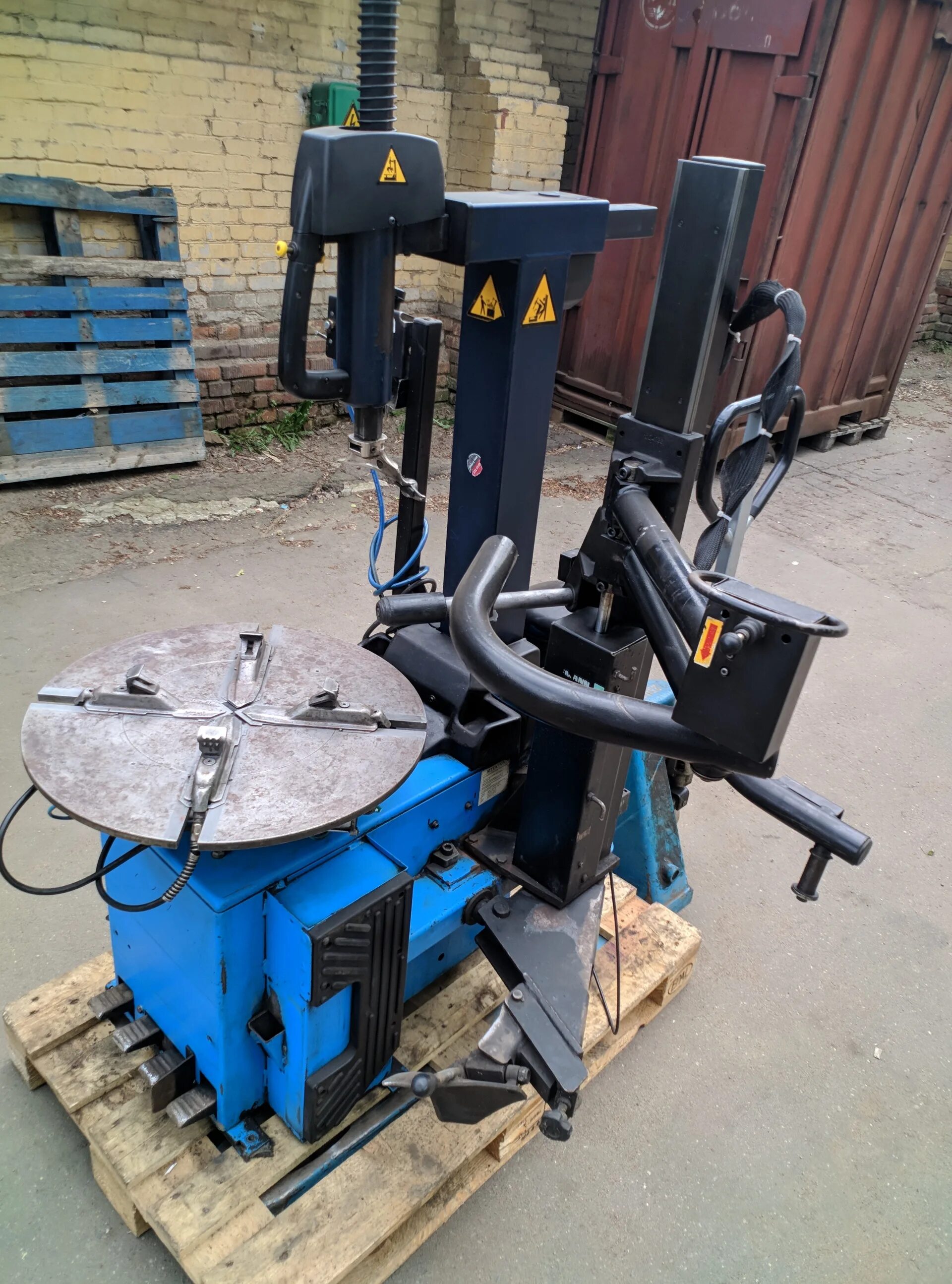 Hofmann 3300. Hofmann monty 3300-24. Hoffmann шиномонтажный станок. Hofmann monty 3300. Hofmann 3300.