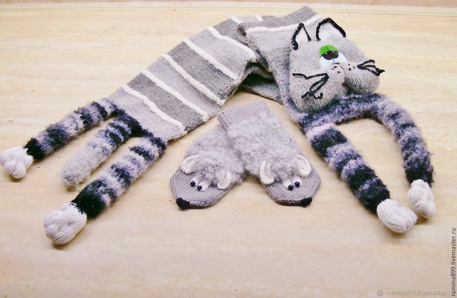 Вязание спицами котошарф. Кот в шарфе. Шарф для кота вязаный. Котик в шарфике.