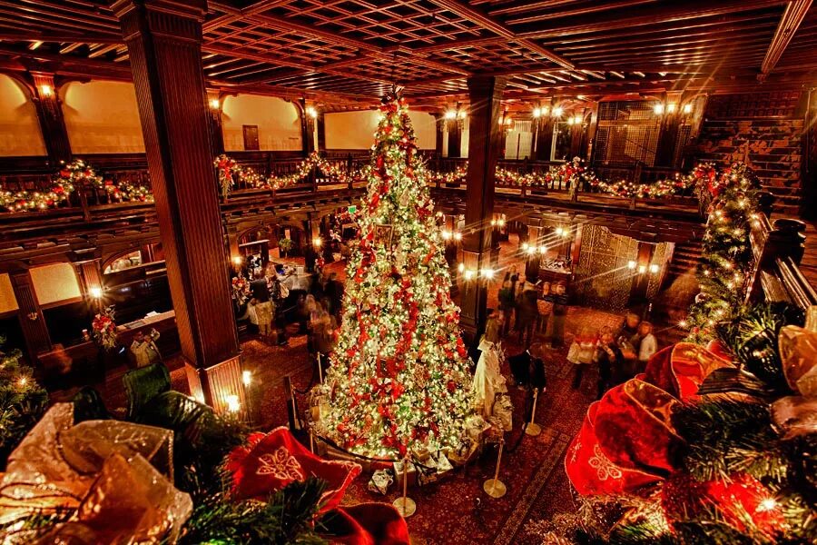 Лучшее предложение новый год. Hotel del coronado холл. новогодняя елка в ресторане. рождественская елка в ресторане. рождество hdr.