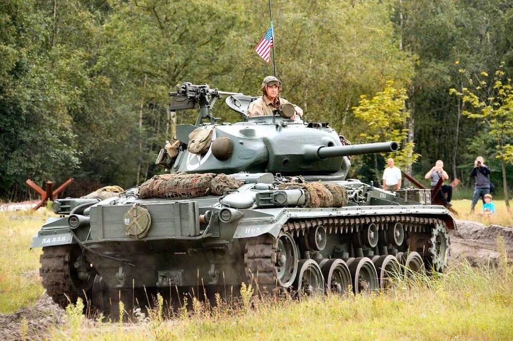 Т-72 польша. Танки 24 июня. Парад победы 1945 ис-2. М24 чаффи. Т-12 средний танк.