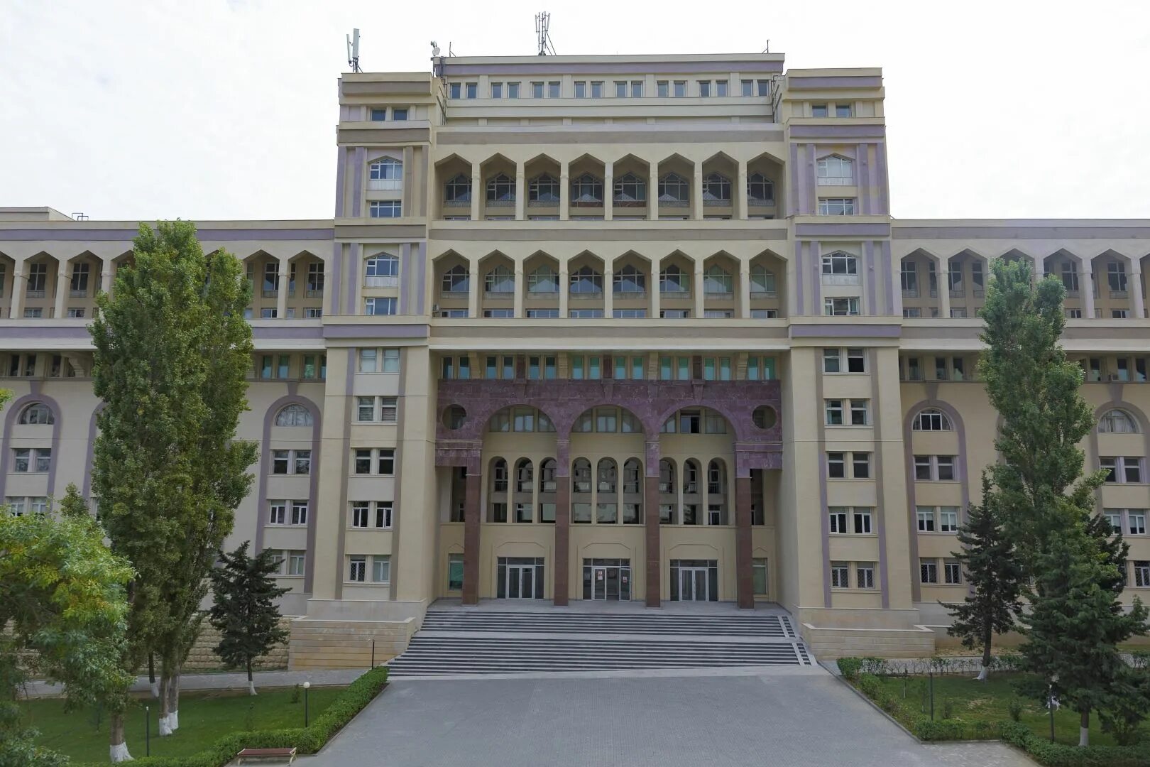 Азербайджанский медицинский университет. Азербайджанский медицинский университет. Медицинский институт в баку. Азербайджанский медицинский университет. Н.