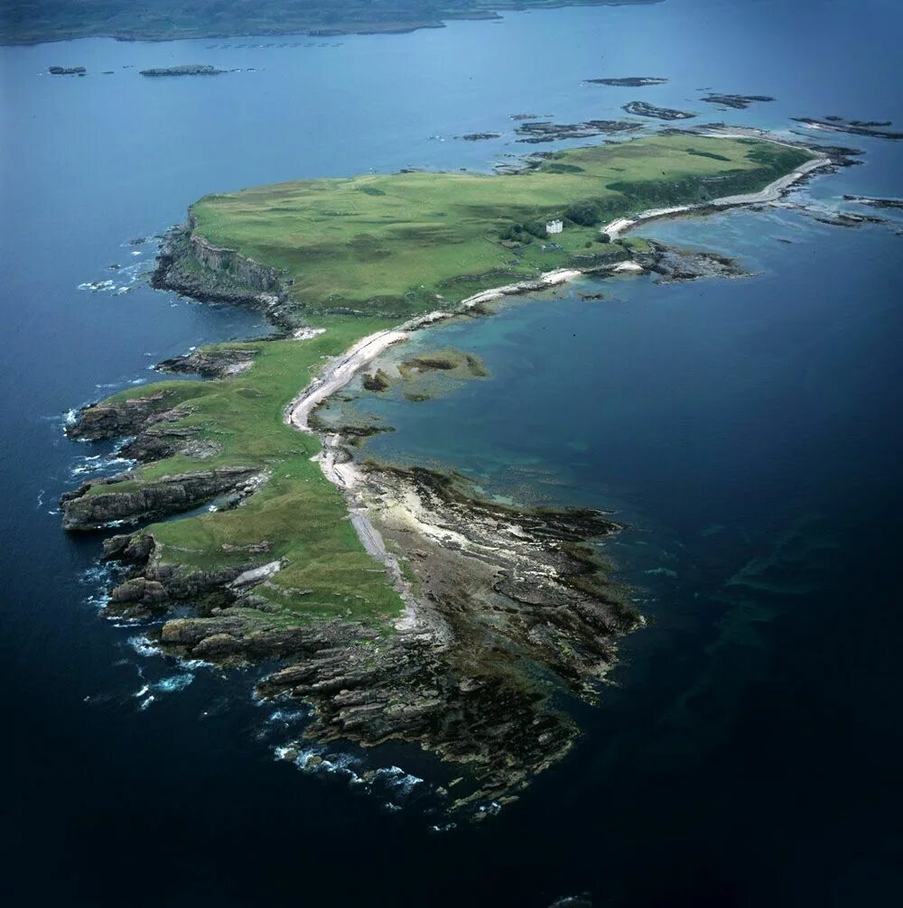 Two large islands. Архипелаг великобританские острова. Острова сент-Килда. Остров Британия. Британия и британские острова.