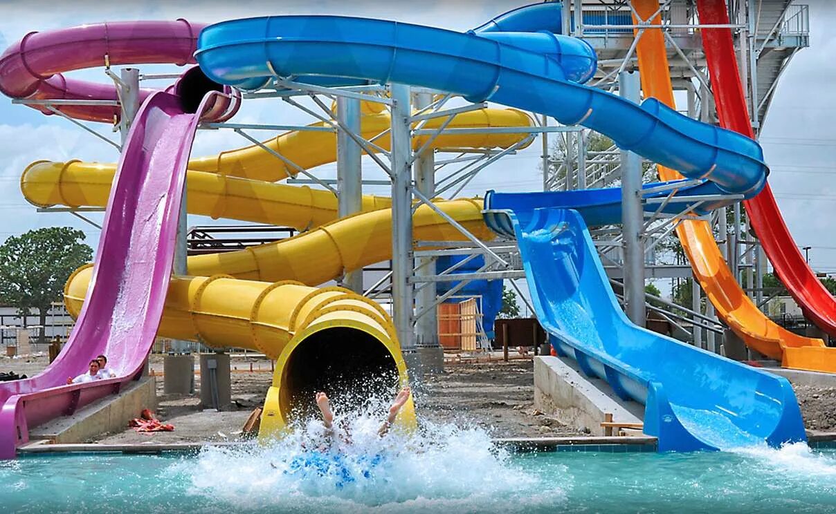 Горка цунами симеиз. Горка аквапарк видео. Остров мечты аттракционы черепашки ниндзя. Горка аквапарк видео. Самая крутая горка в аквапарке.