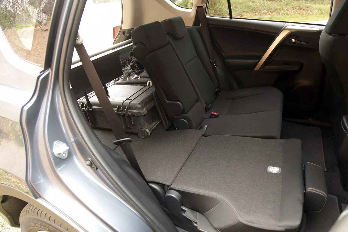 Тойота рав 4 как снять заднее сиденье Toyota RAV4 2.0 MT 2WD Стандарт (10.2015 12.2016) технические характеристики