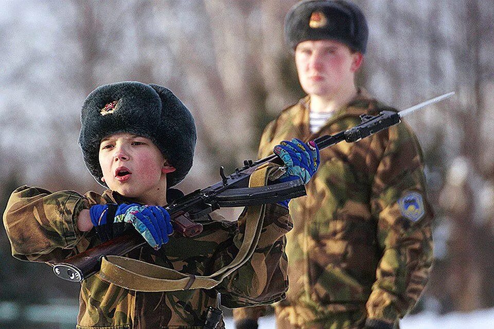 Жизнь служащая родине. Защитники Отечества. Защитники Родины. Служу Отечеству. Юные защитники Отечества.