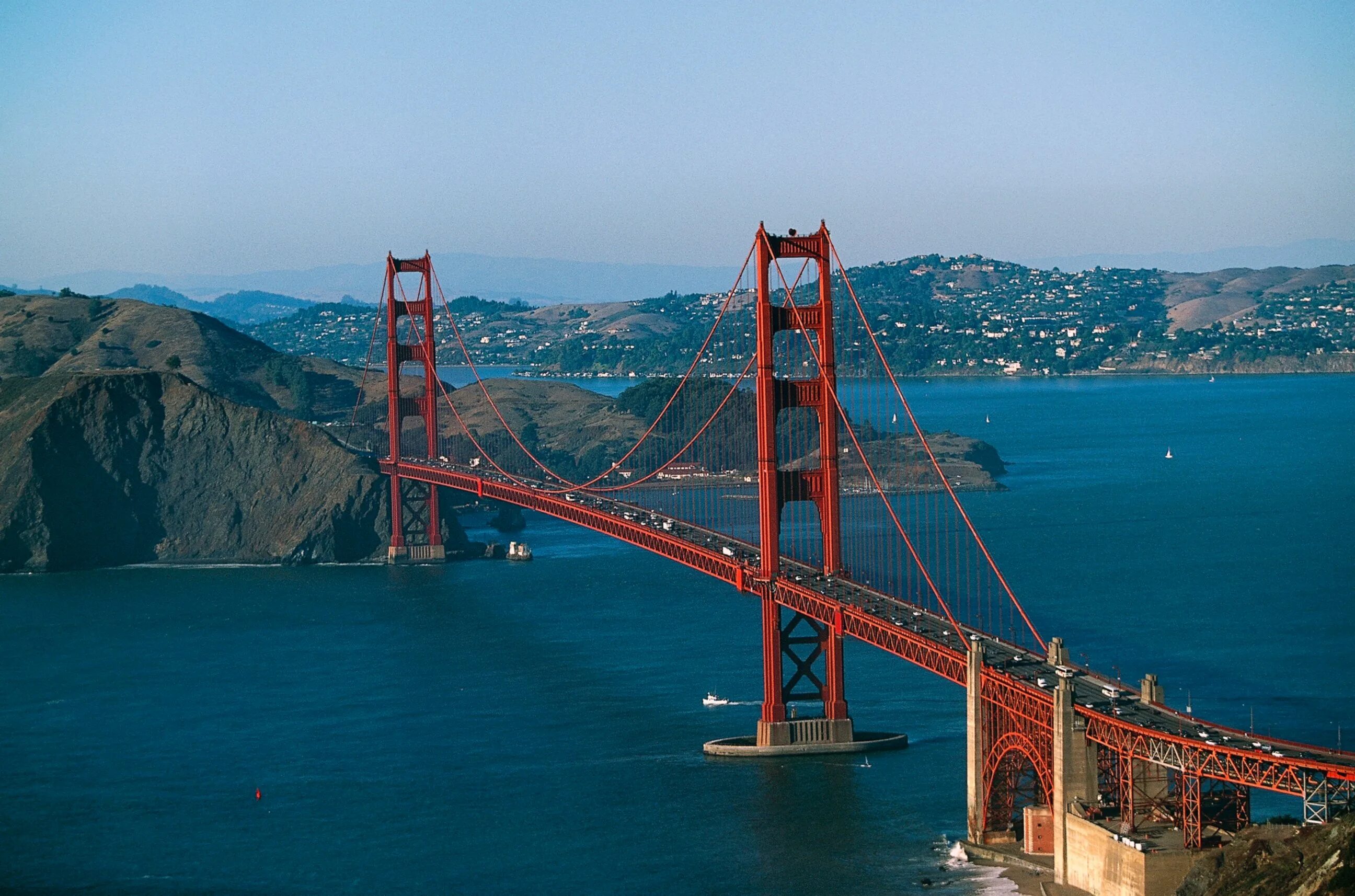 Сколько мостов в америке. Мост золотые ворота в Сан-Франциско. Вантовый мост Сан Франциско. Голден гейт бридж Сан Франциско. Мост «золотые ворота», Сан-Франциско, Калифорния, США.