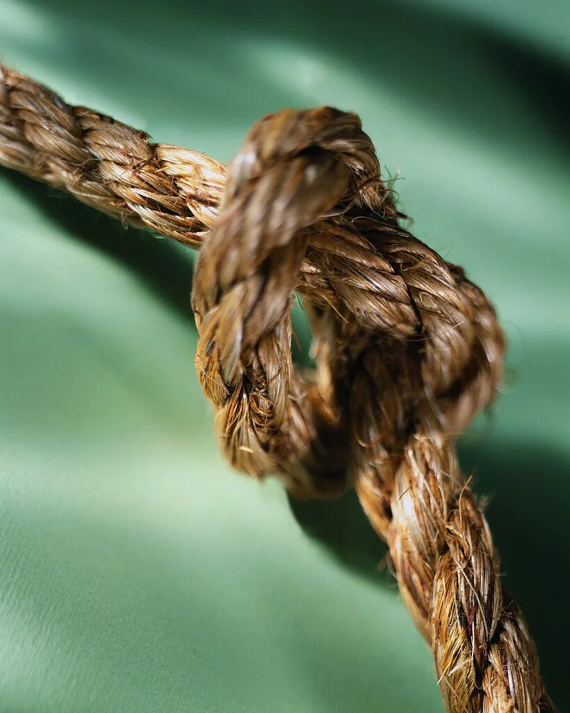 Веревка с узлом на конце 5 букв. Узелок. Шнур из натурального волокна. Манильский канат. Веревка магия.