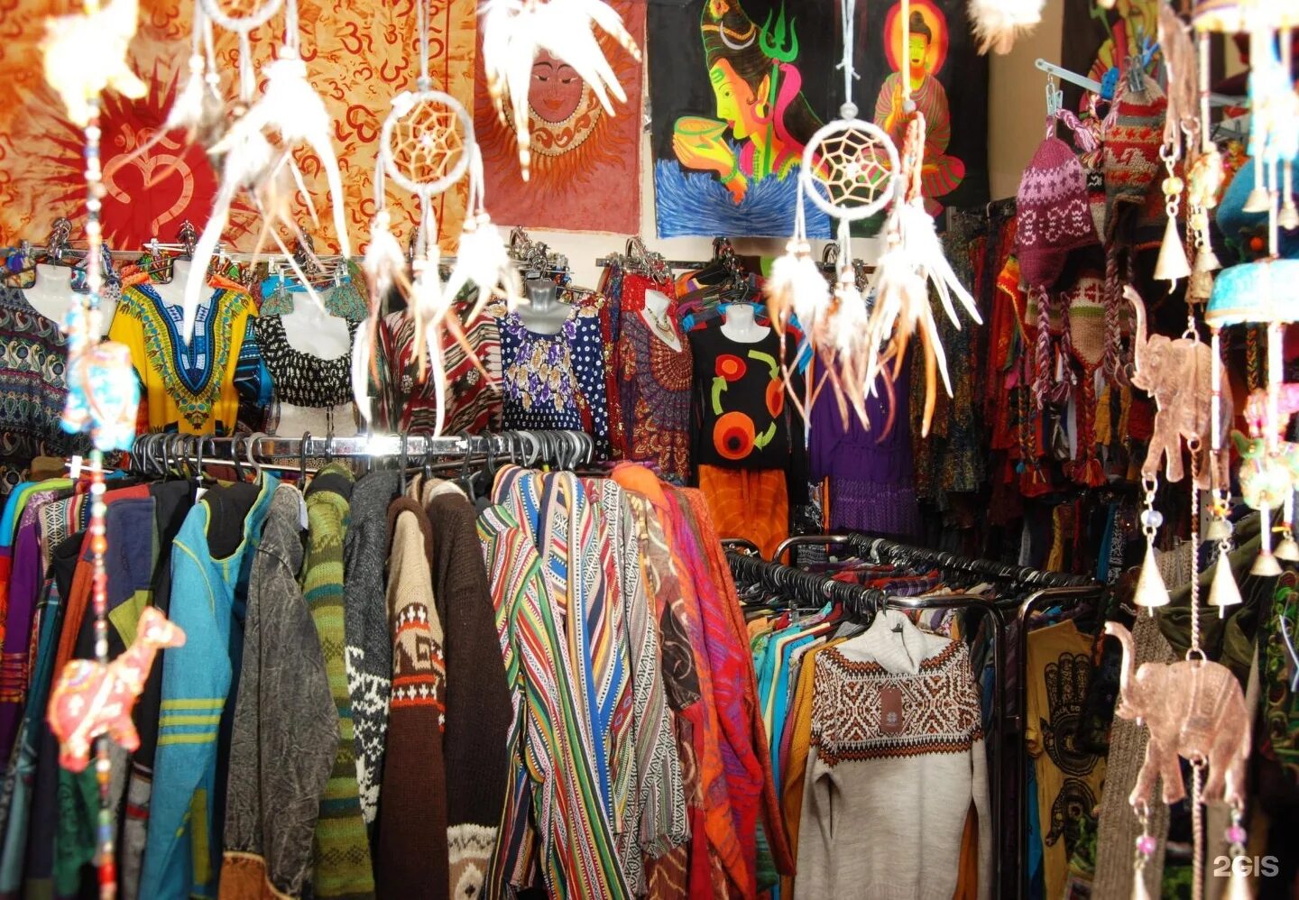 Этнический магазин. Этно лавка. Магазин этнической одежды. Этнический магазин. Этно-бутик одежды.