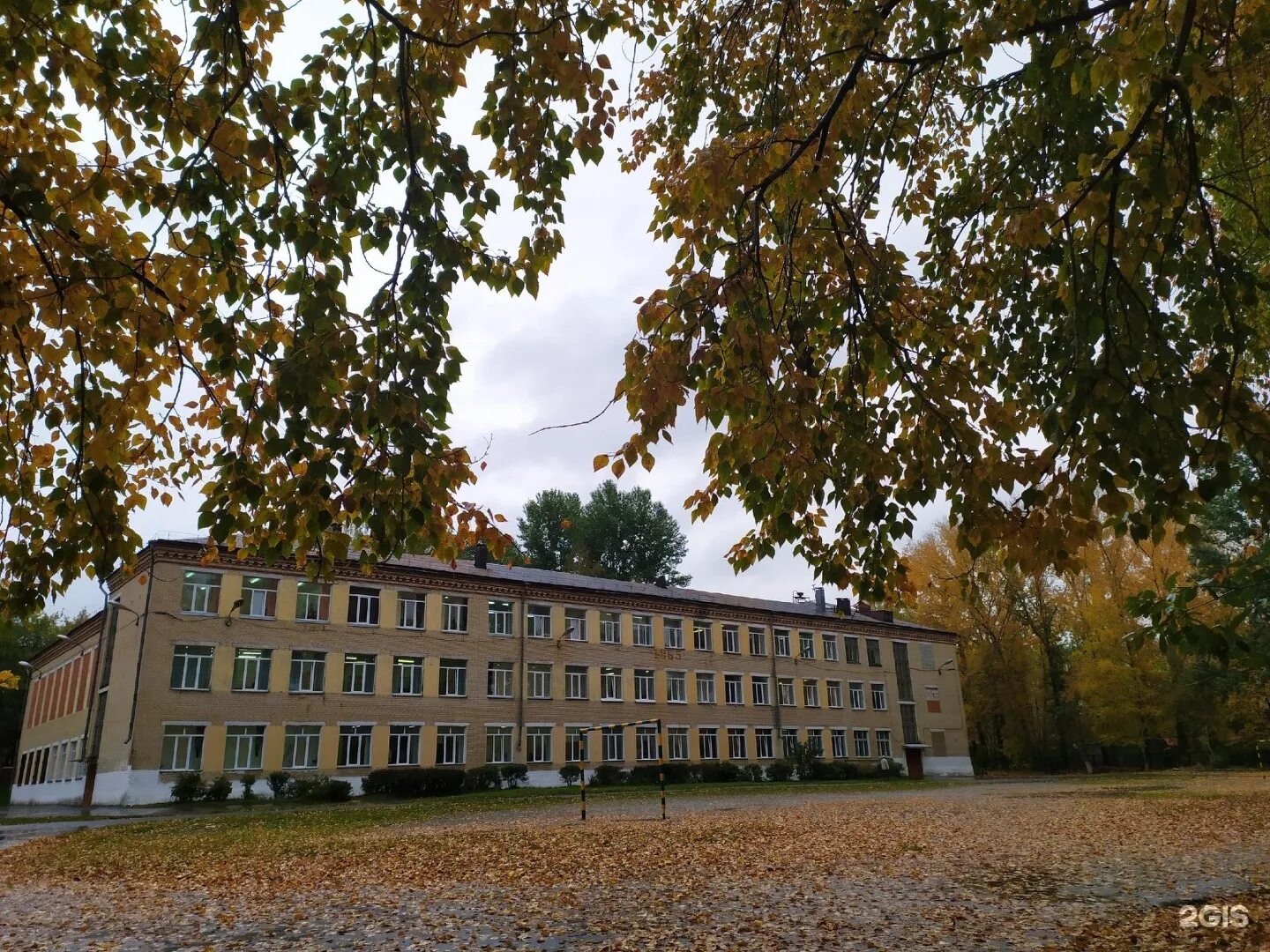 Зеленая 15 златоуст. Школа 3 златоуст. Школа 4 златоуст. Шк 2 златоуст. Златоустовские школы.