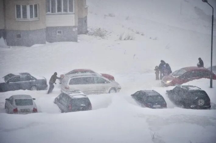 Хавьер в беларуси. Снегопад хавьер в беларуси. Циклон хавьер в беларуси. Циклон хавьер в беларуси. Хавьер в минске 2013.