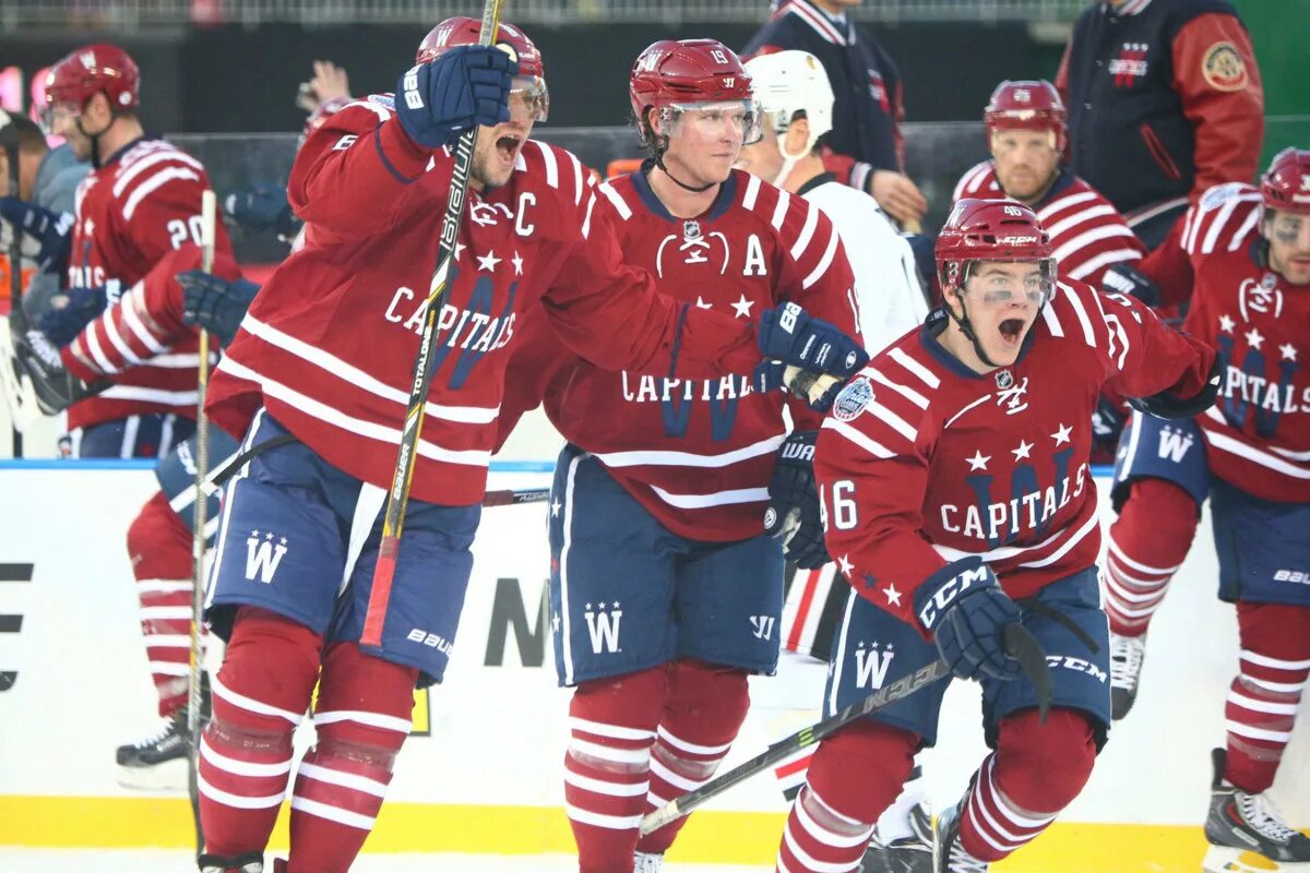 Only capitals. Winter Classic Вашингтон Кэпиталз. Вашингтон Кэпиталз зимняя классика. Вашингтон Кэпиталз 1995. НХЛ зимняя классика форма.