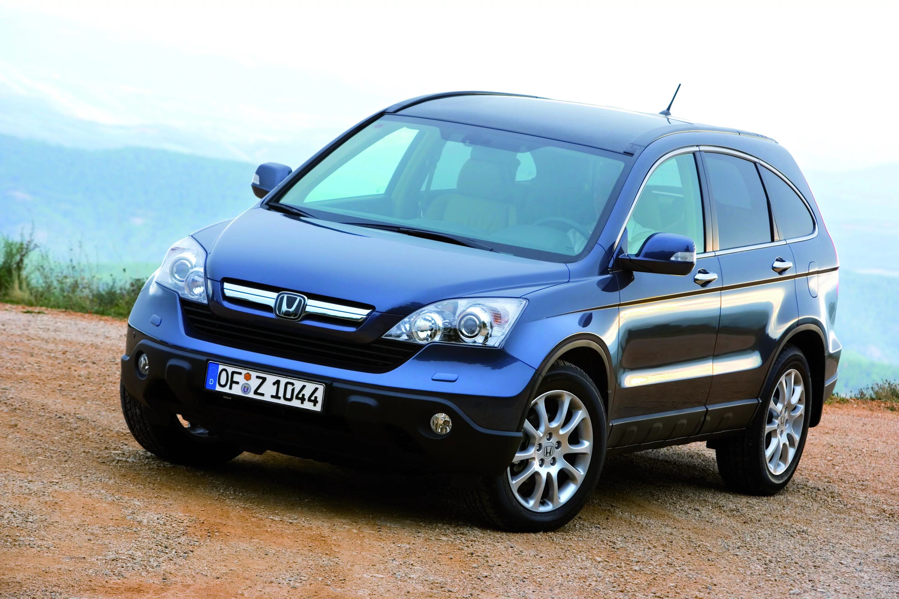 Cr v третьего поколения. Honda CR-V 2007. Honda CR-V 3 2007. Honda CRV 2007 2 поколение. Хонда СРВ 2007.