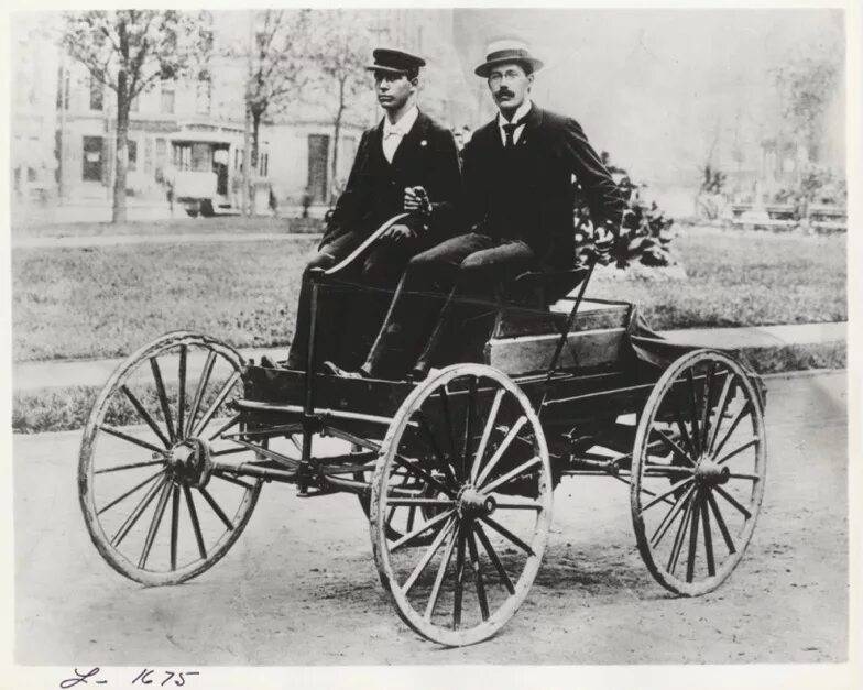 17 Августа 1896 года в Лондоне автомобиль. Самобеглая повозка Кулибина. Самоходная коляска Шамшуренкова. Самобеглая коляска