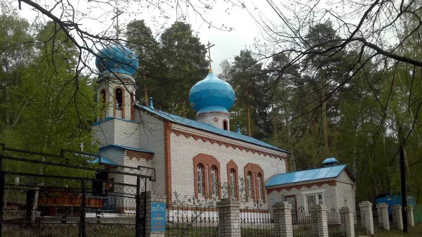 Поселок октябрьский татарстан. Поселок Октябрьский Зеленодольский район. Храм князя Владимира Зеленодольск. Казанская Церковь Зеленодольск. Республика Татарстан Зеленодольский район.