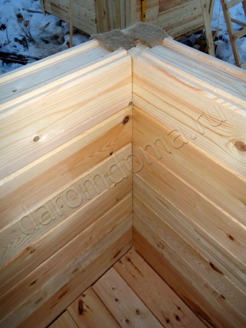 Паз теплый угол. Дома из бруса теплый угол. Шип-паз соединение бруса 150 150. Шип паз клееного бруса утеплитель. Дома из бруса теплый угол.